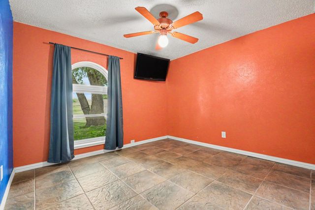 5300 Princess Court, Lake Dallas, TX 75065