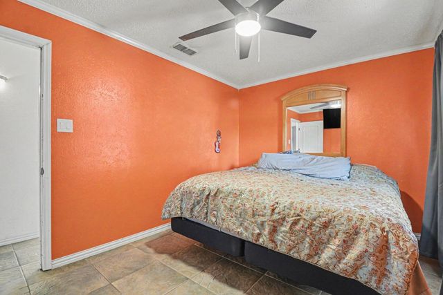 5300 Princess Court, Lake Dallas, TX 75065