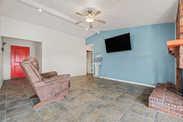 5300 Princess Court, Lake Dallas, TX 75065