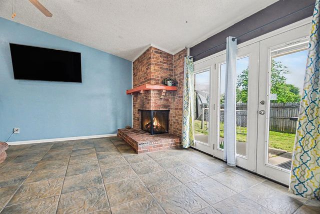 5300 Princess Court, Lake Dallas, TX 75065