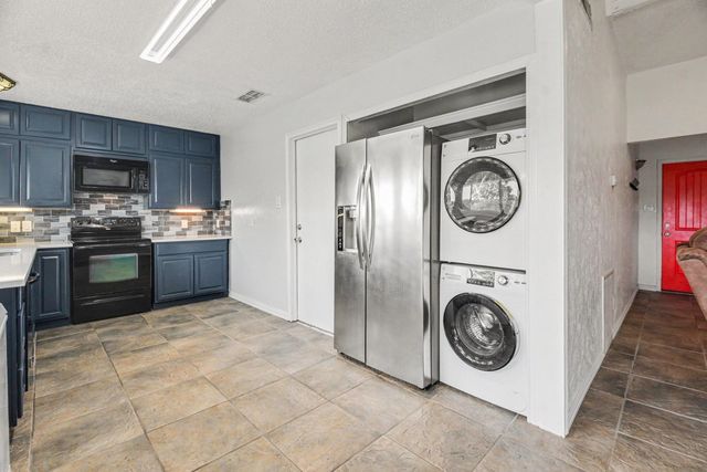 5300 Princess Court, Lake Dallas, TX 75065