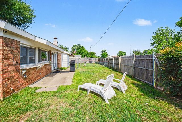 5300 Princess Court, Lake Dallas, TX 75065