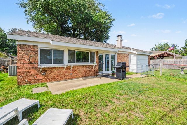 5300 Princess Court, Lake Dallas, TX 75065
