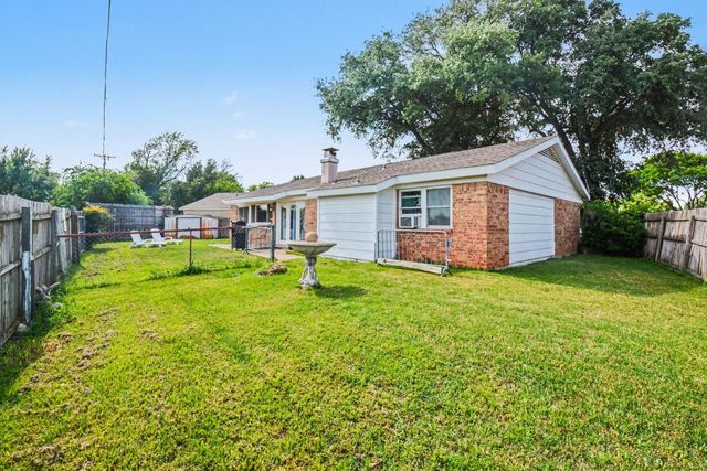 5300 Princess Court, Lake Dallas, TX 75065