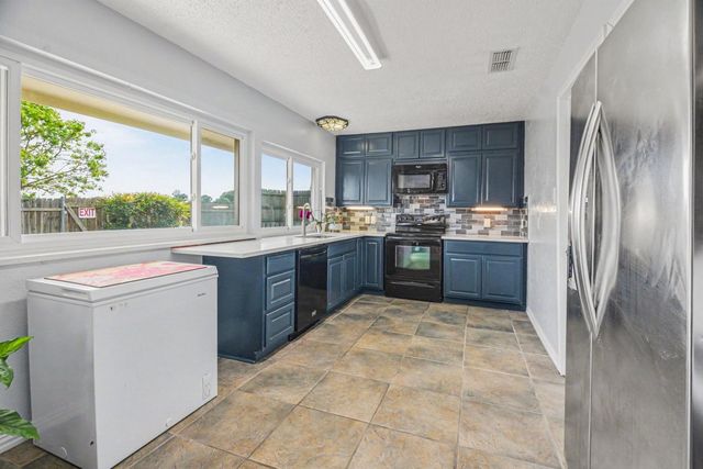 5300 Princess Court, Lake Dallas, TX 75065