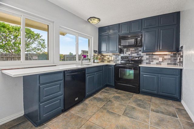5300 Princess Court, Lake Dallas, TX 75065