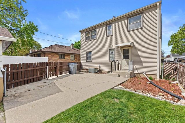 3434 S 2nd STREET, Milwaukee, WI 53207