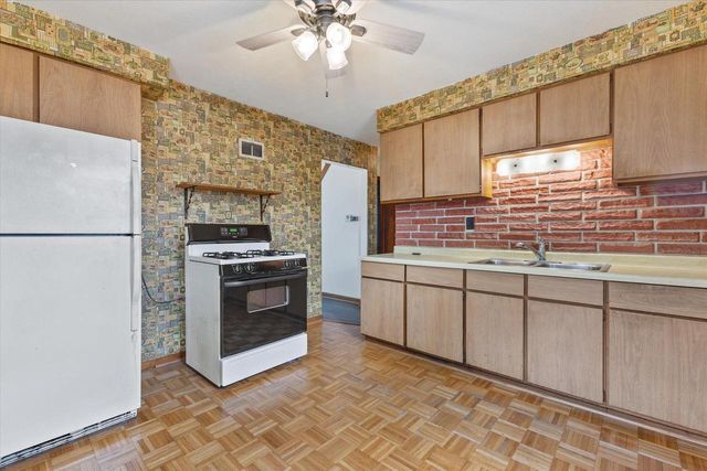 3434 S 2nd STREET, Milwaukee, WI 53207