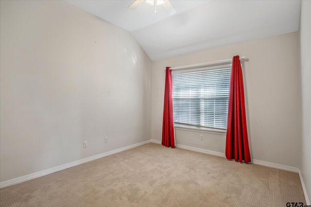 629 Whiteoak Ln, Tyler, TX 75703