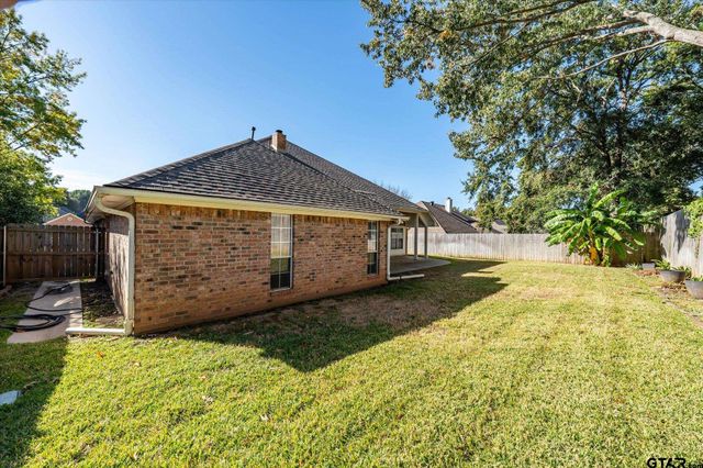 629 Whiteoak Ln, Tyler, TX 75703