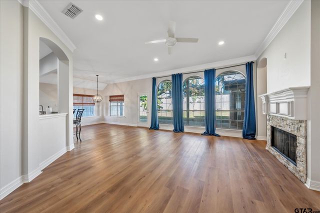 629 Whiteoak Ln, Tyler, TX 75703