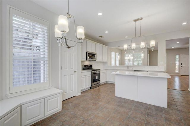 2614 Kinney Oaks CT, Austin, TX 78704