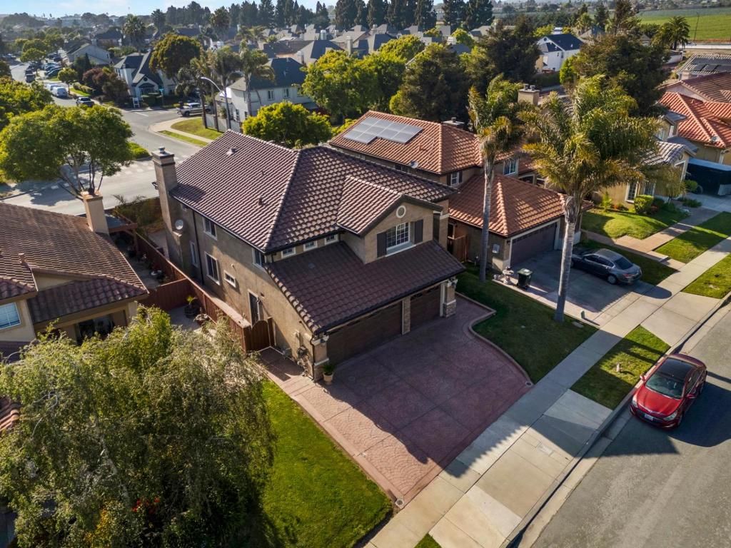Image 27 of property listing at Address unavailable.
