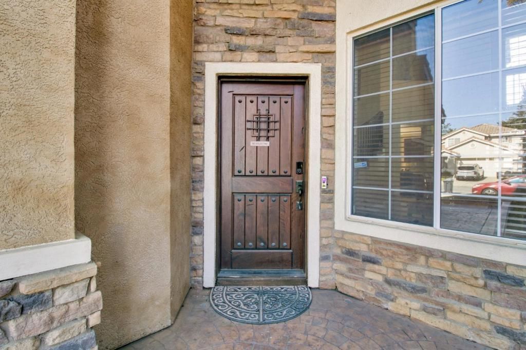Image 3 of property listing at Address unavailable.