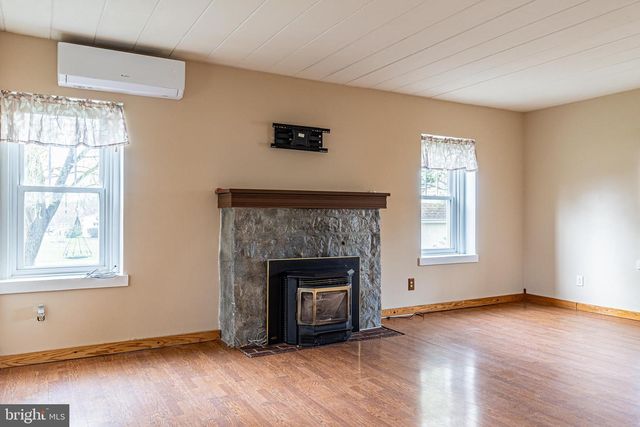 230 N PENROSE ST, Quakertown, PA 18951