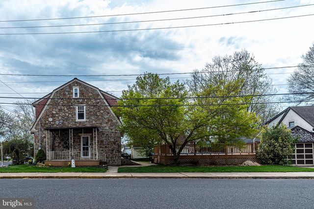 230 N PENROSE ST, Quakertown, PA 18951