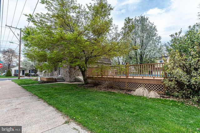 230 N PENROSE ST, Quakertown, PA 18951