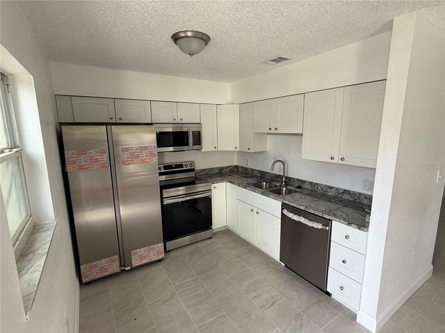 521 88TH AVENUE N, St Petersburg, FL 33702