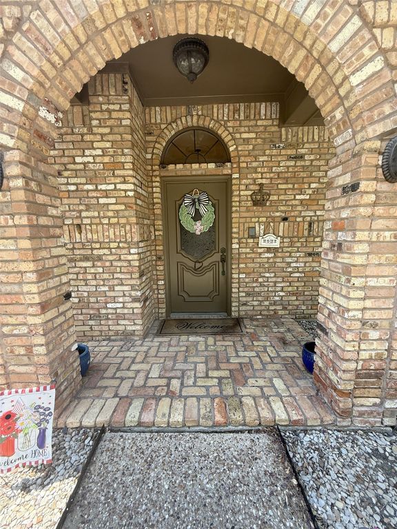 100 Kings Row Drive, Mansfield, TX 76063 — photo 4