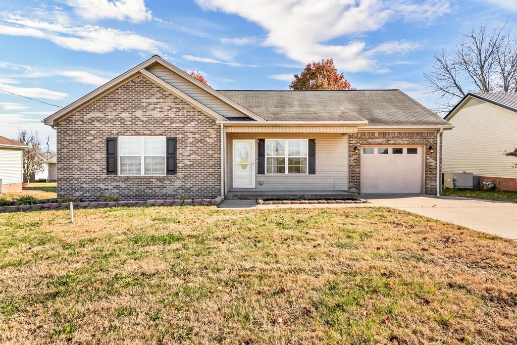 1076 Pyle Ln, Hopkinsville, KY 42240