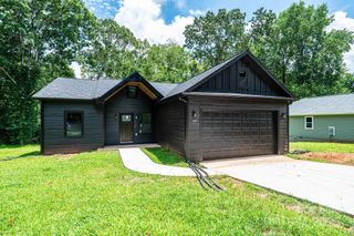 122 39th Avenue Court NW, Hickory, NC 28601