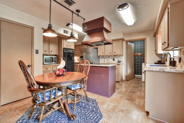 16011 Pebble Bend Drive, Houston, TX 77068