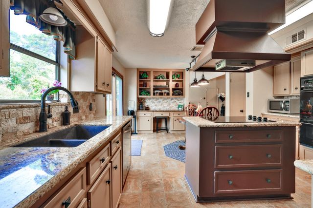 16011 Pebble Bend Drive, Houston, TX 77068