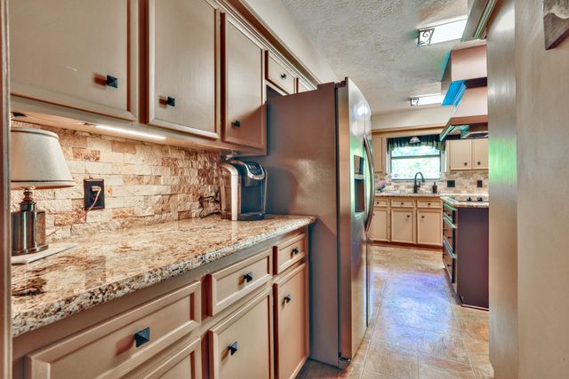 16011 Pebble Bend Drive, Houston, TX 77068