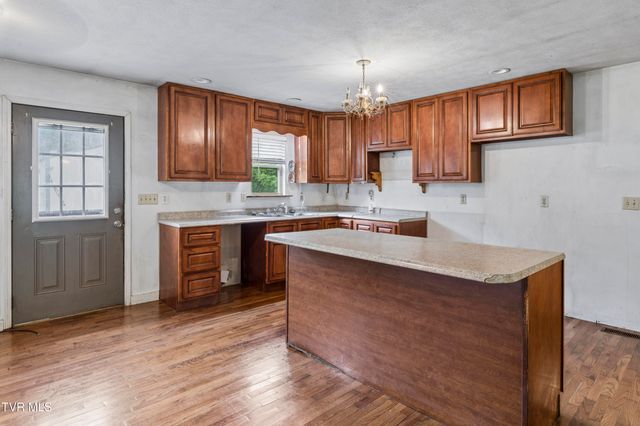 4017 Highway 81, Jonesborough, TN 37659