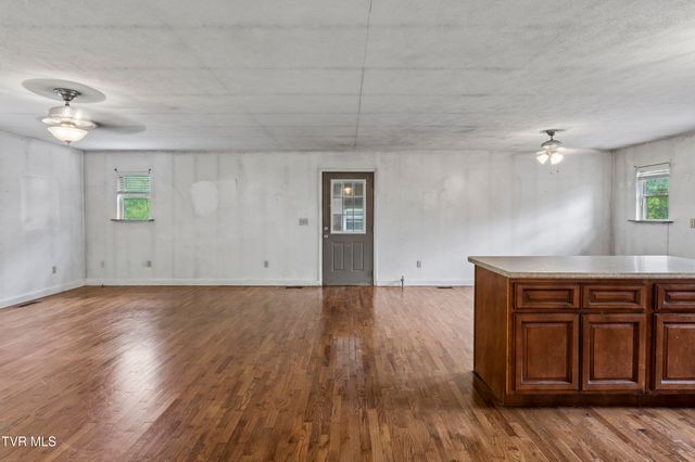 4017 Highway 81, Jonesborough, TN 37659