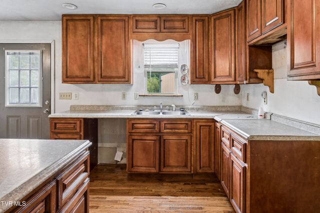 4017 Highway 81, Jonesborough, TN 37659