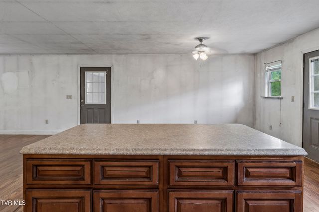 4017 Highway 81, Jonesborough, TN 37659