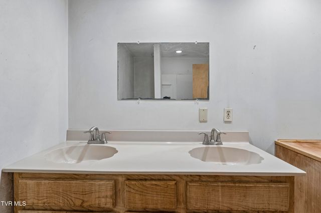 4017 Highway 81, Jonesborough, TN 37659
