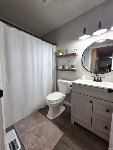 508 Strawberry Hill Road, Evansville, IN 47711