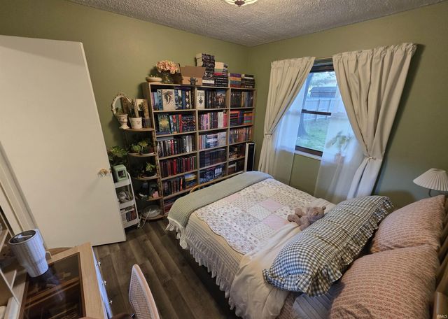 508 Strawberry Hill Road, Evansville, IN 47711