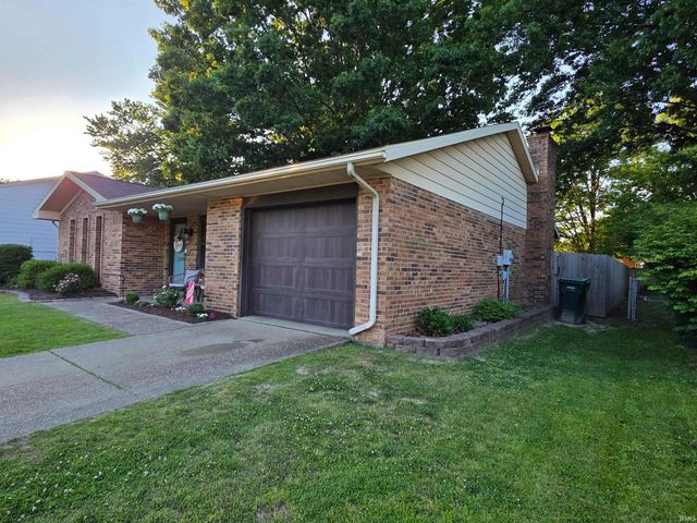 508 Strawberry Hill Road, Evansville, IN 47711