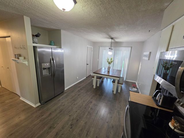 508 Strawberry Hill Road, Evansville, IN 47711