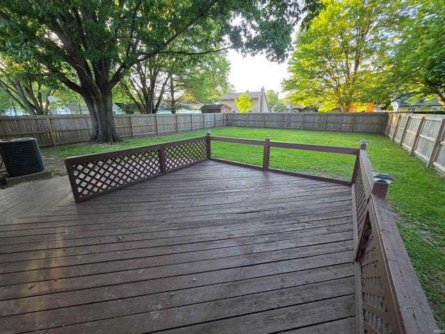 508 Strawberry Hill Road, Evansville, IN 47711