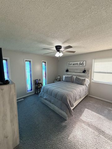 508 Strawberry Hill Road, Evansville, IN 47711