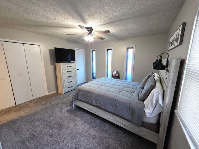 508 Strawberry Hill Road, Evansville, IN 47711