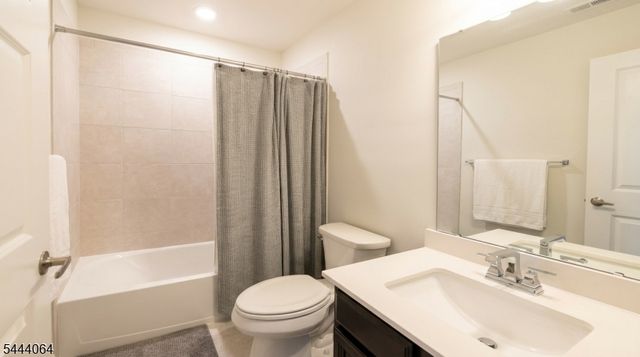 16 Marsh Way, Mount Olive Twp., NJ 07828