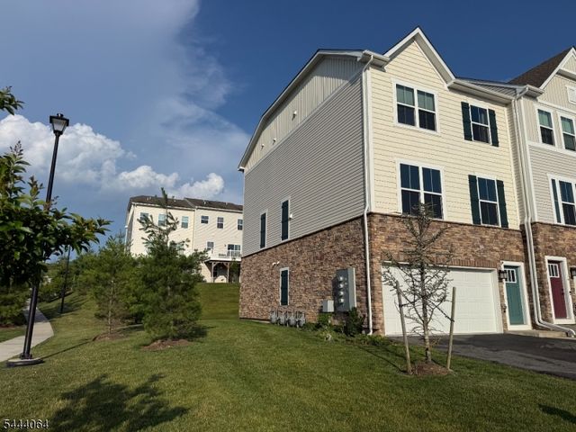 16 Marsh Way, Mount Olive Twp., NJ 07828
