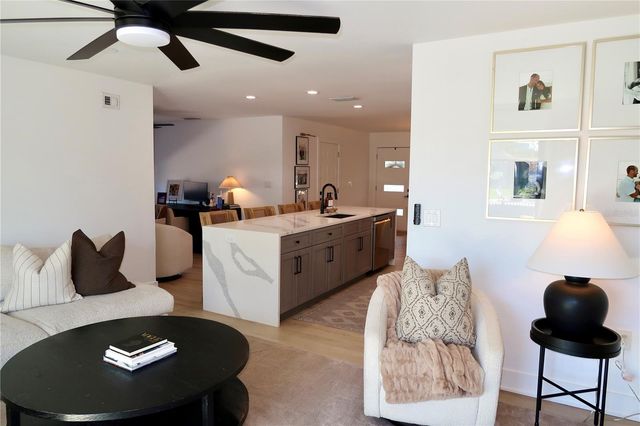 9484 TREASURE LANE NE, St Petersburg, FL 33702