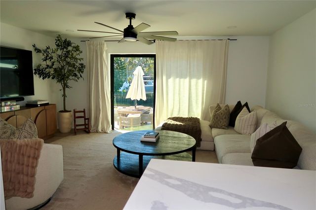 9484 TREASURE LANE NE, St Petersburg, FL 33702