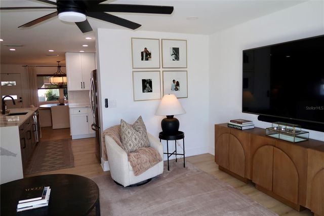 9484 TREASURE LANE NE, St Petersburg, FL 33702