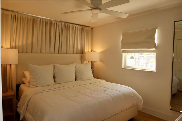 9484 TREASURE LANE NE, St Petersburg, FL 33702