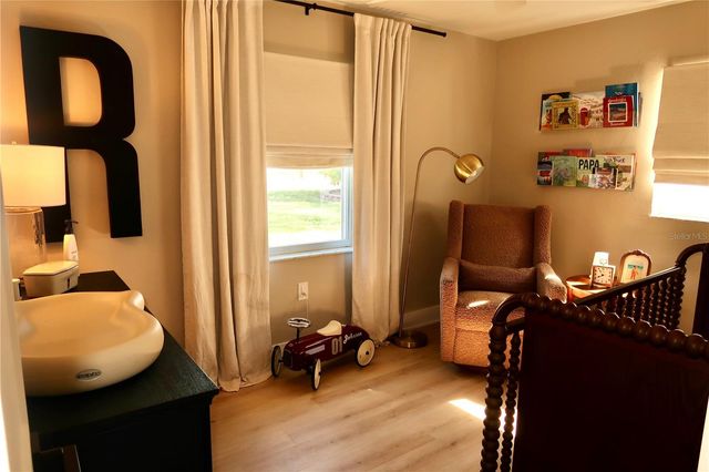 9484 TREASURE LANE NE, St Petersburg, FL 33702