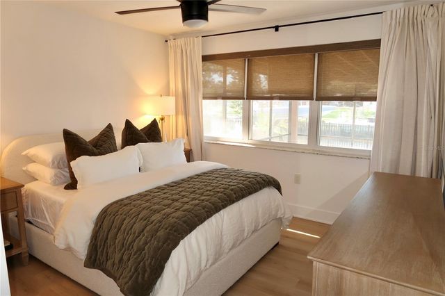 9484 TREASURE LANE NE, St Petersburg, FL 33702