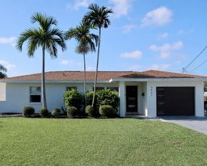 9484 TREASURE LANE NE, St Petersburg, FL 33702