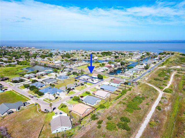 306 Easy St B, Corpus Christi, TX 78418